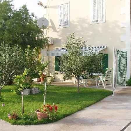 Studio Blace 16068a * Opuzen (Dubrovnik-Neretva)